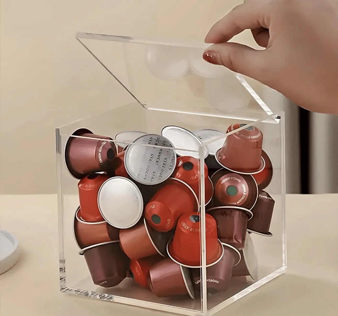 Boite de rangement en plexiglass