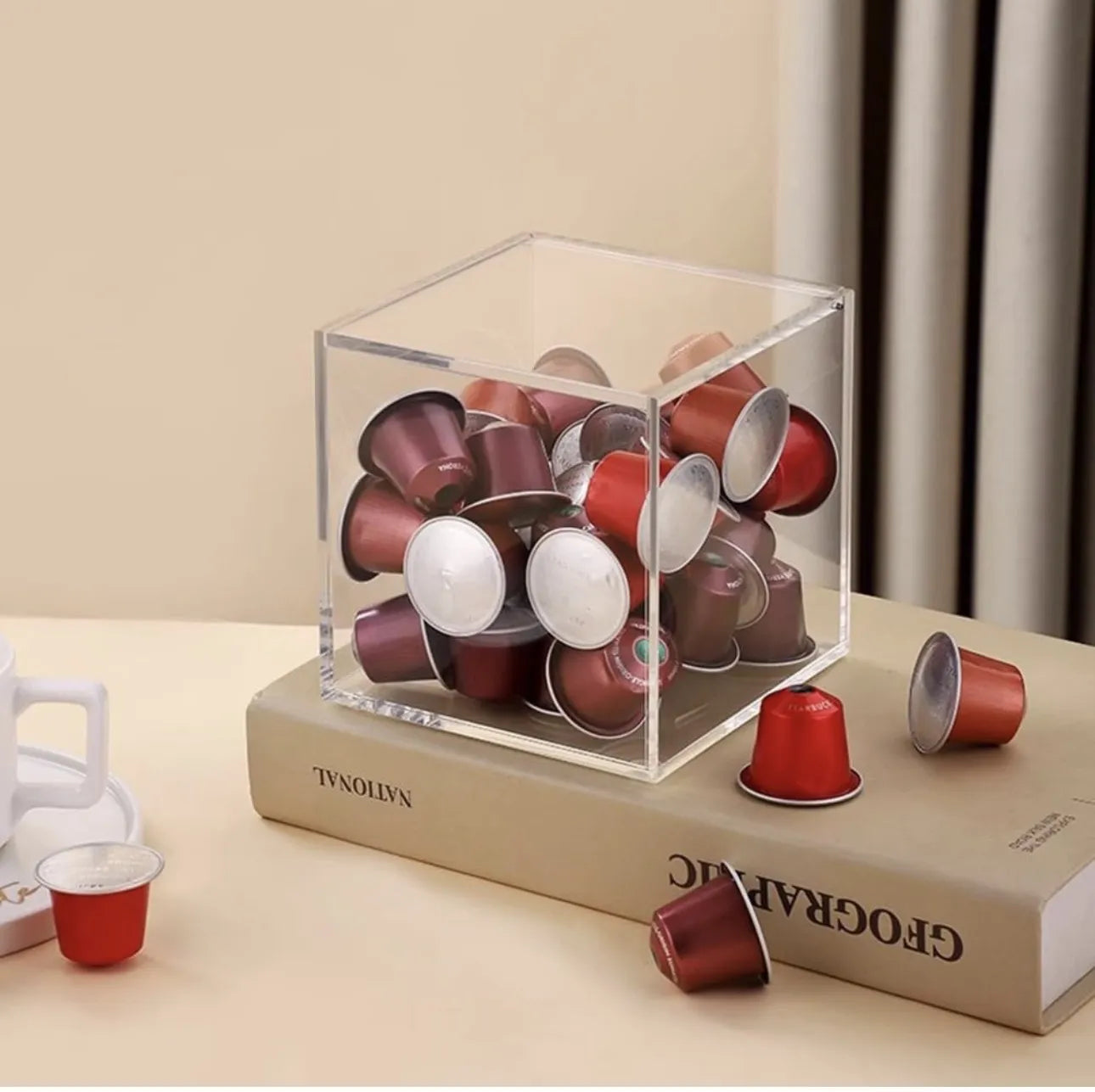 Boite de rangement en plexiglass