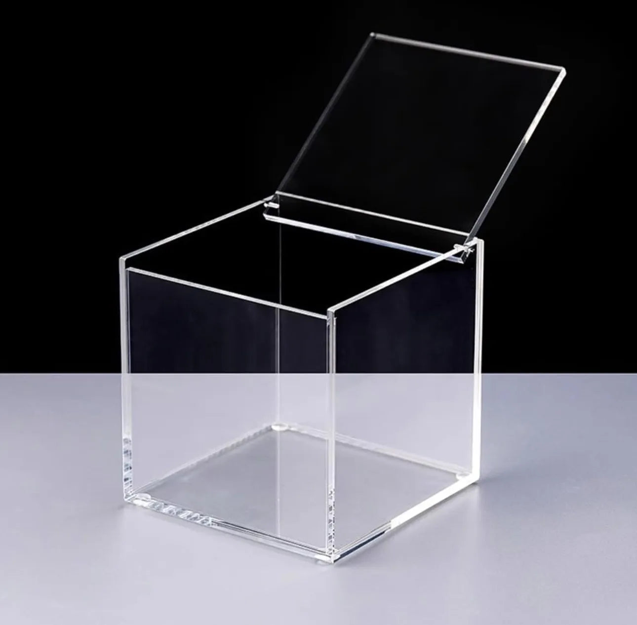 Boite de rangement en plexiglass