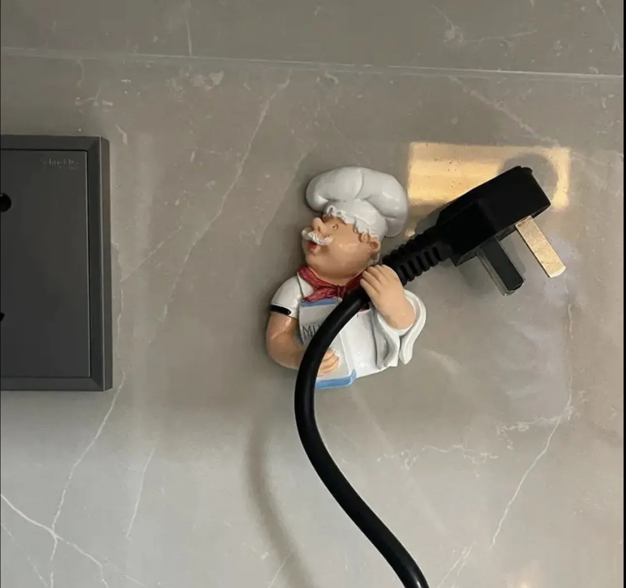 Accroche murale adhésive