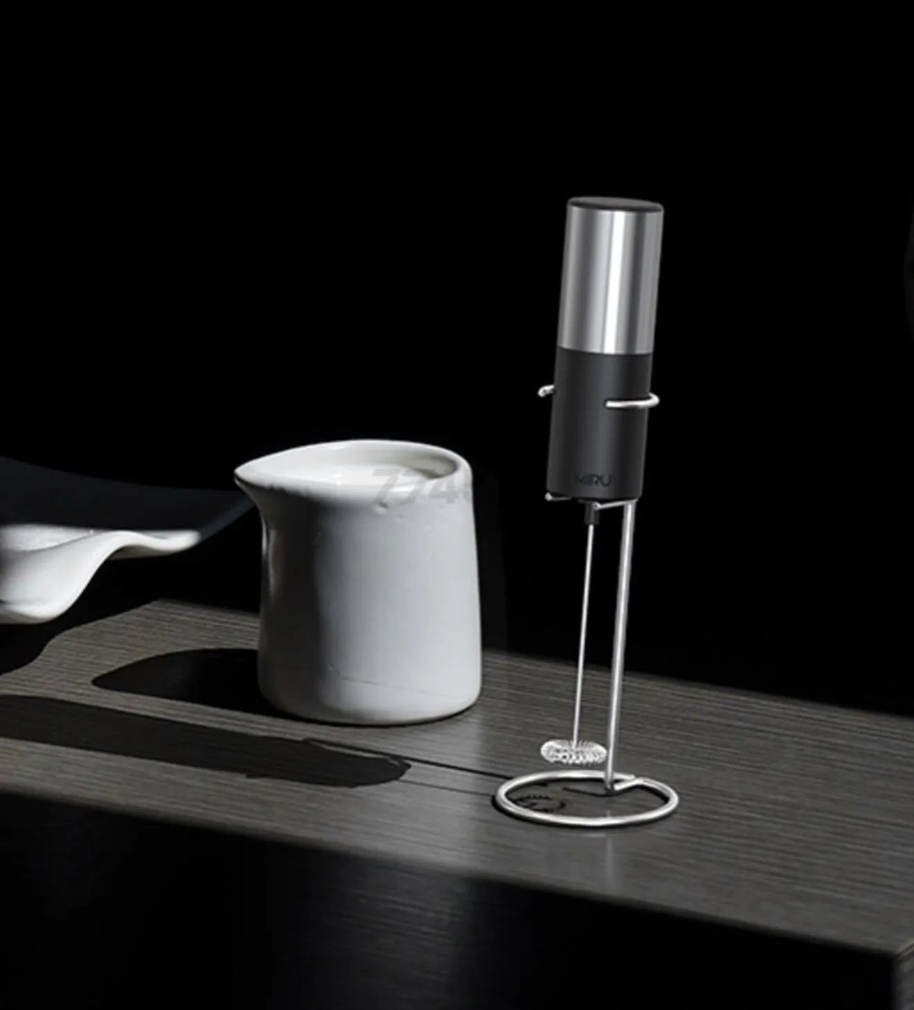 Fouet à lait + support