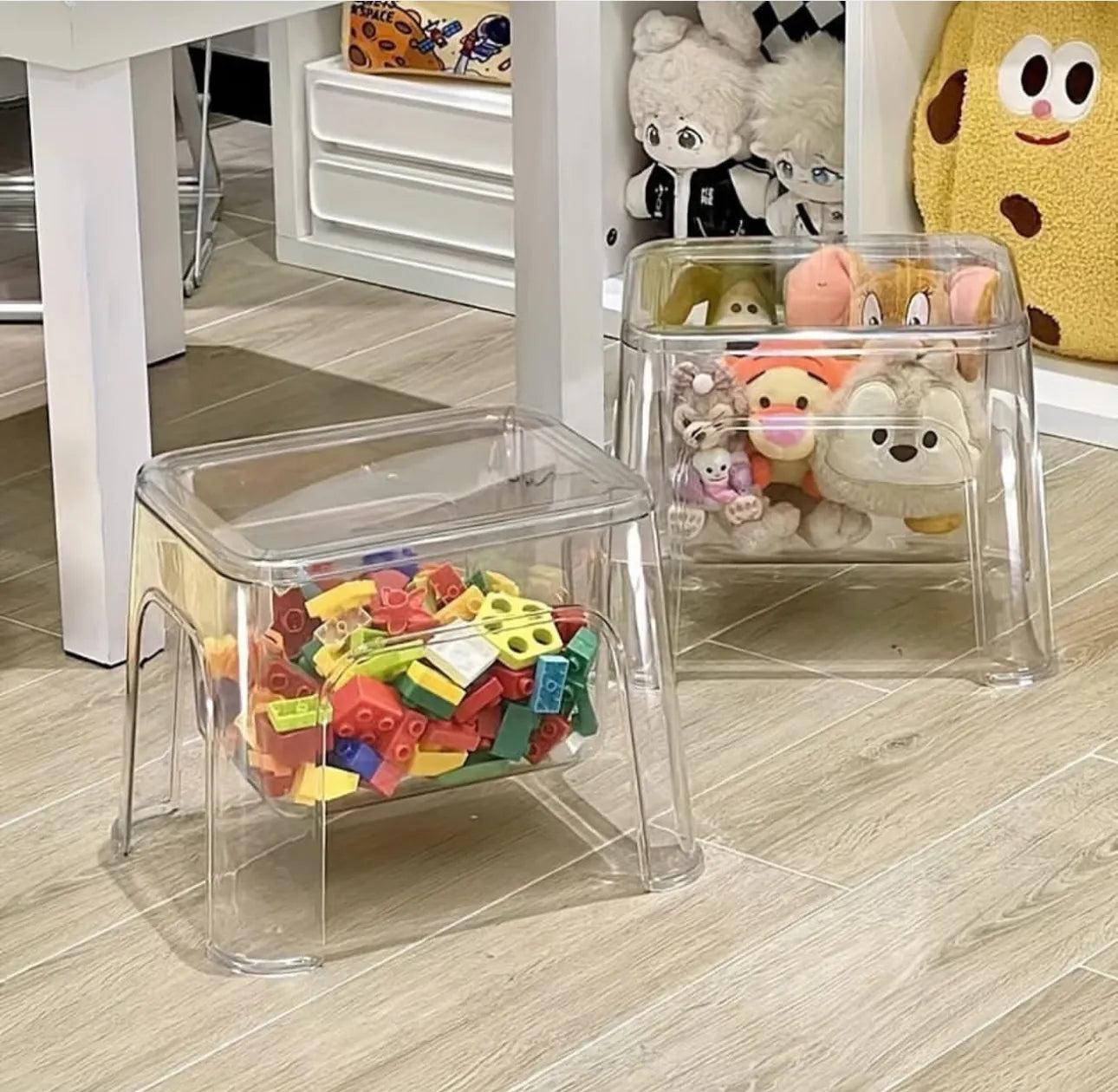 Tabouret en plexiglass