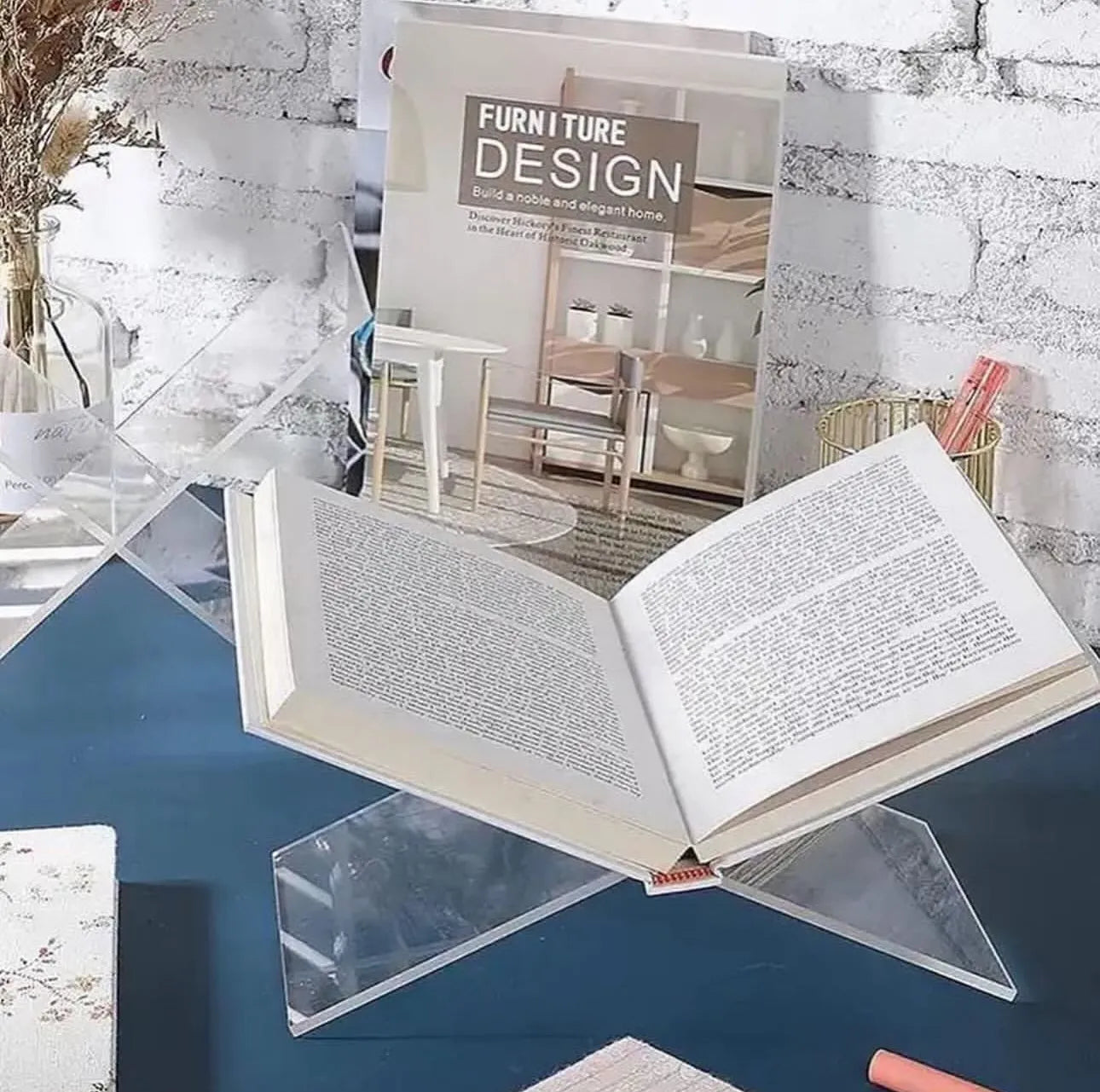 Support livre en plexiglass