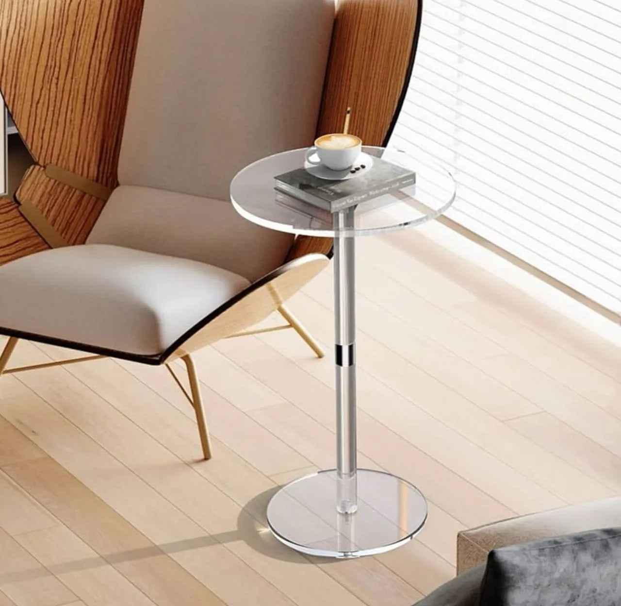 Table d'appoint en plexiglass