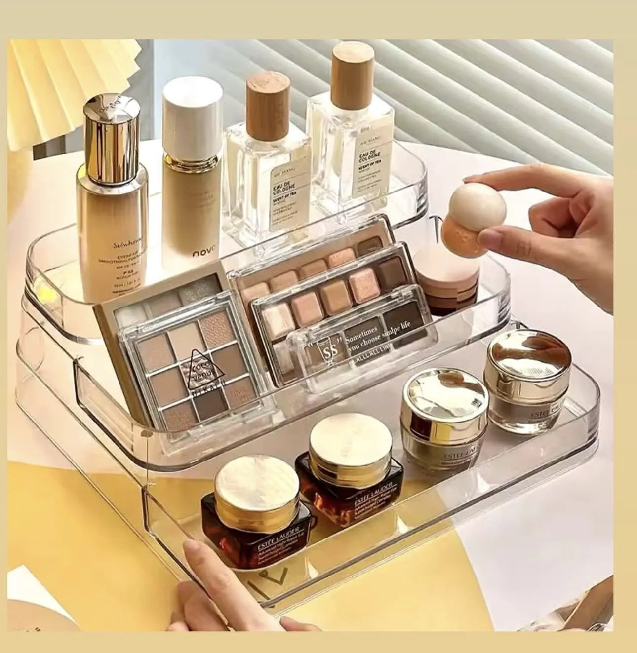 Présentoir en plexiglass