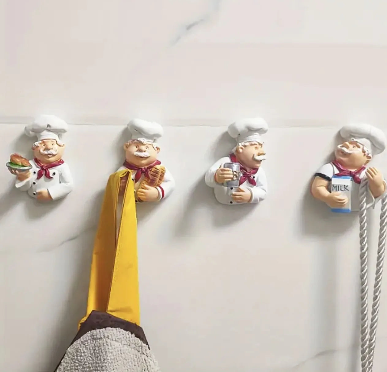Accroche murale adhésive