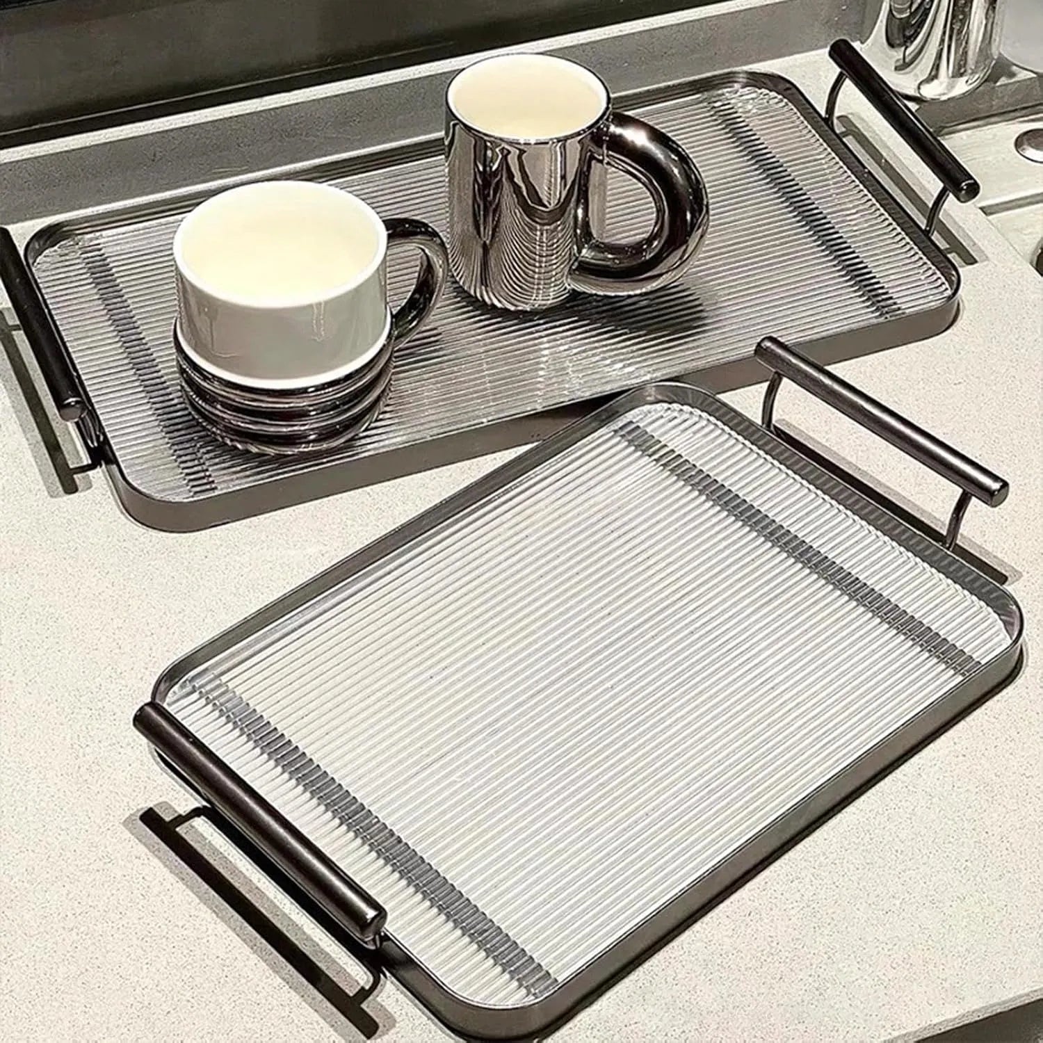 Lot de 2 plateaux en plexiglass