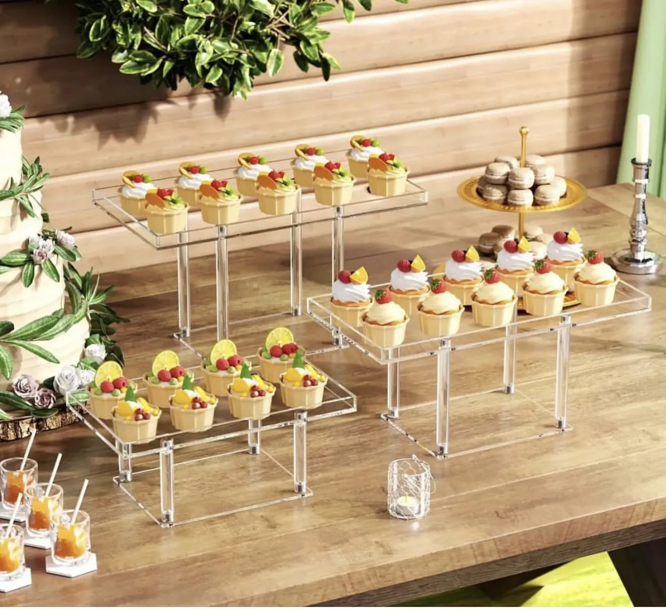 Lot de trois présentoirs en plexiglass