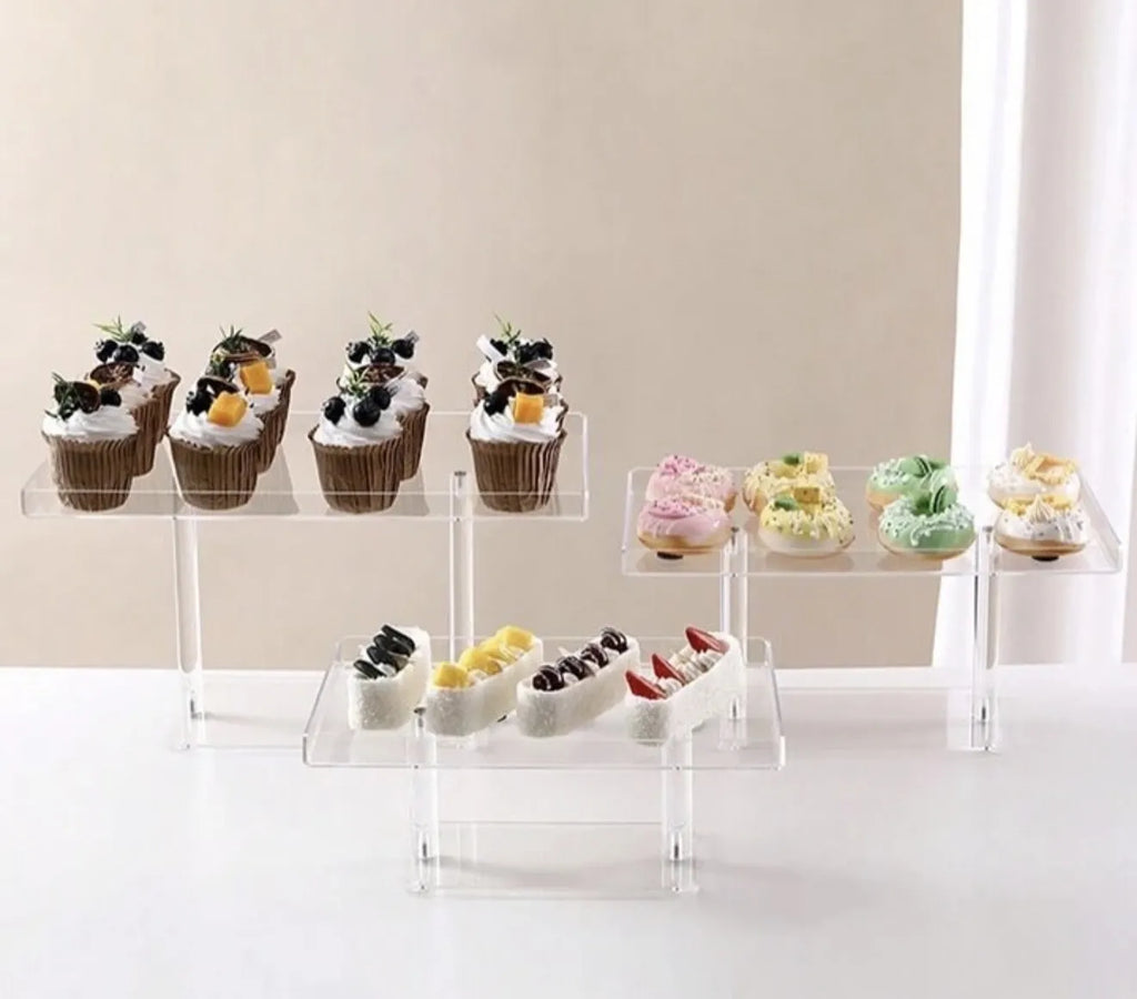 Lot de trois présentoirs en plexiglass