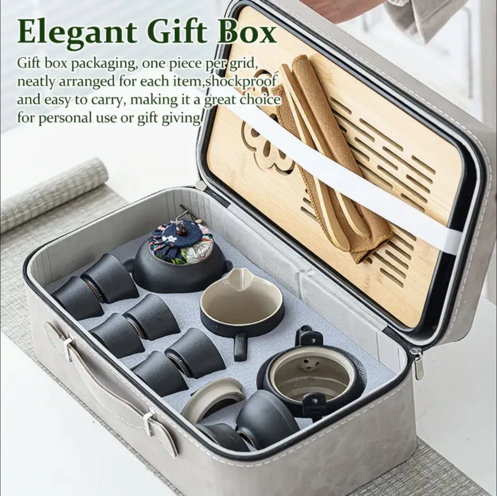 Ensemble en céramique et plateau en bambou