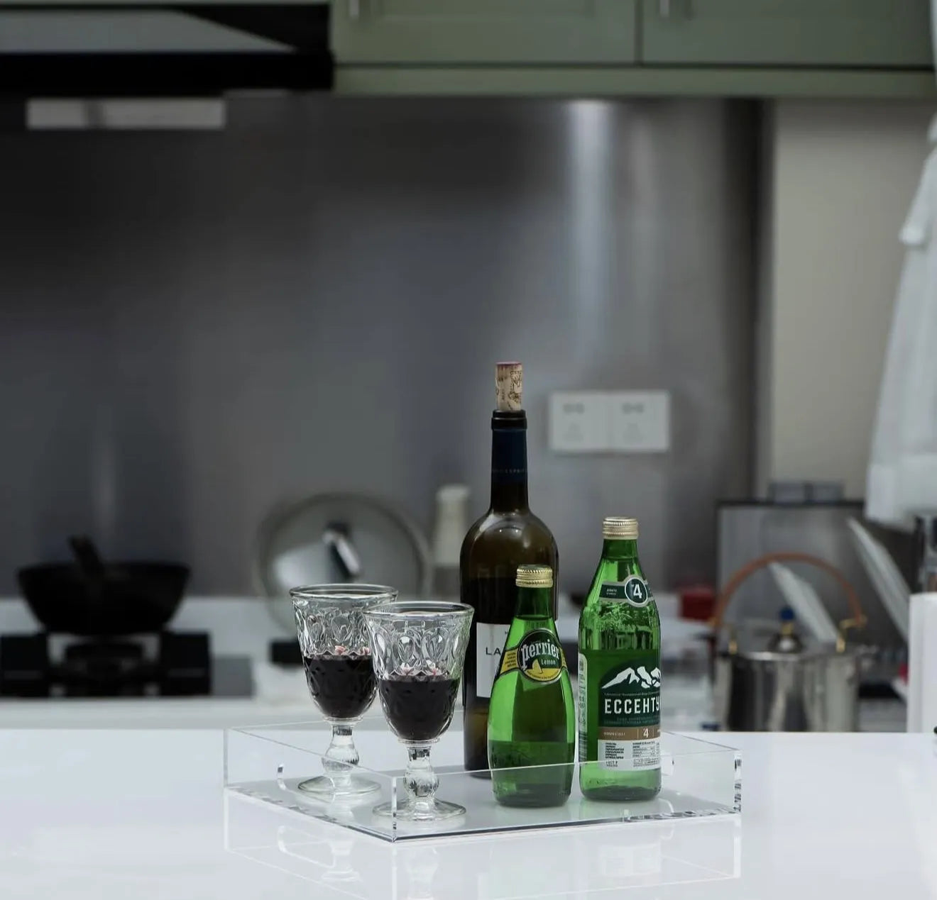 Plateau en plexiglass multifonctions