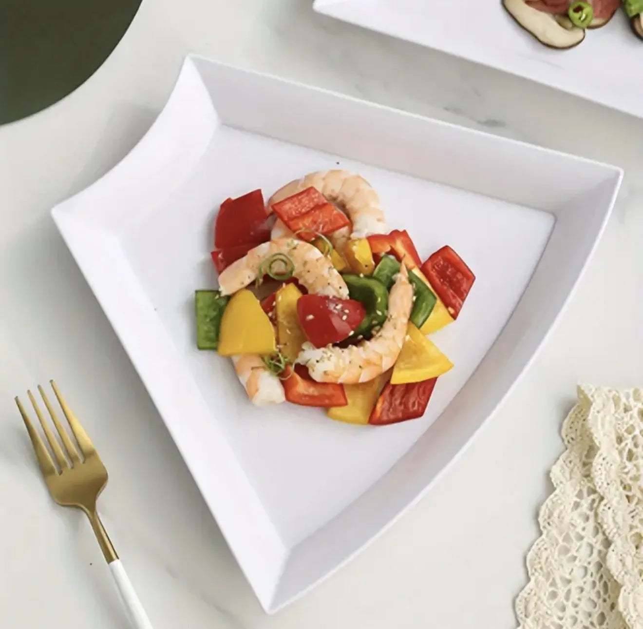 Lot de 12 assiettes en mélamine