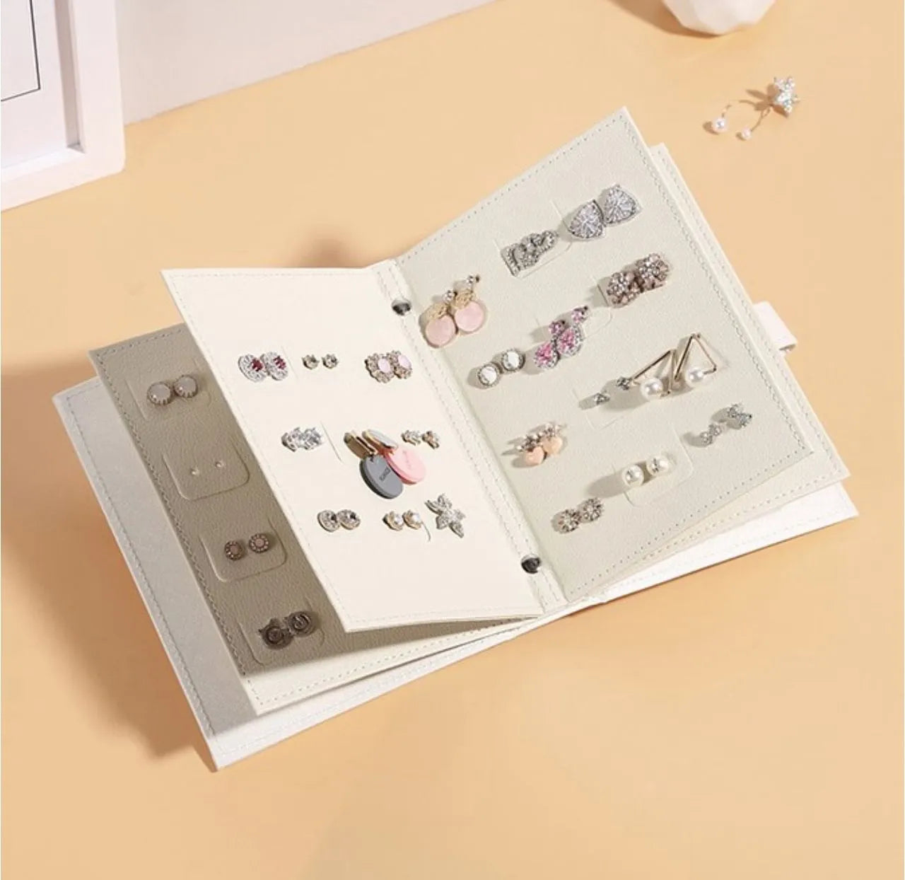 Livre de rangement de bijoux